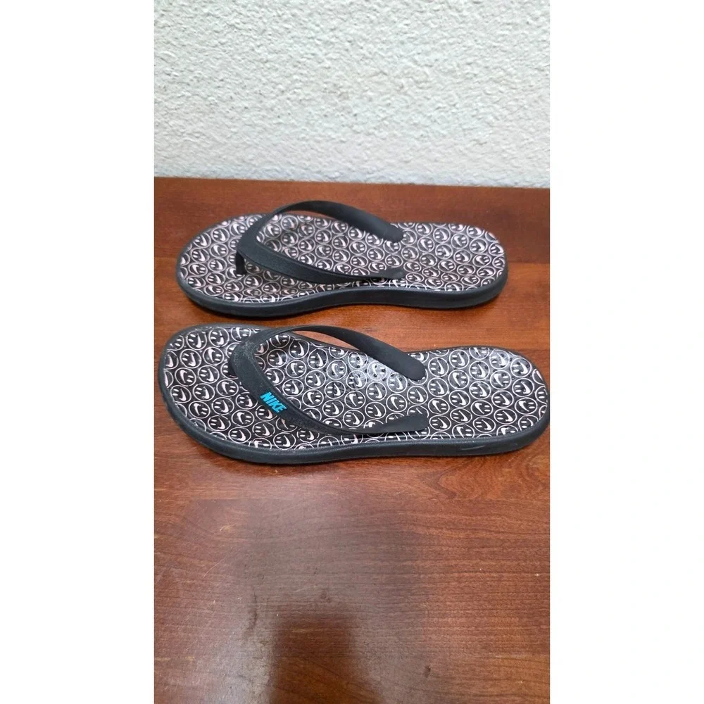 Nike Young Smiley Face Thong Flip Flops Size 3
